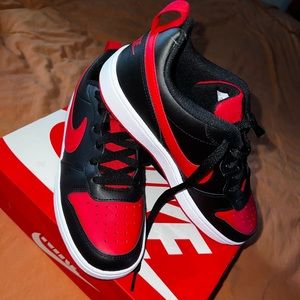 Nike Court Borough low 2